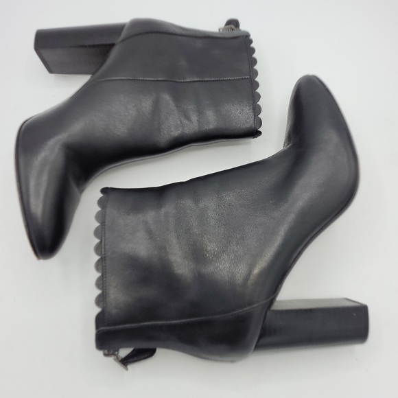 Coach Terence Scallop Soft Shine Calf Ankle Boots in Black Leather Size 10 B - Picture 2 of 16